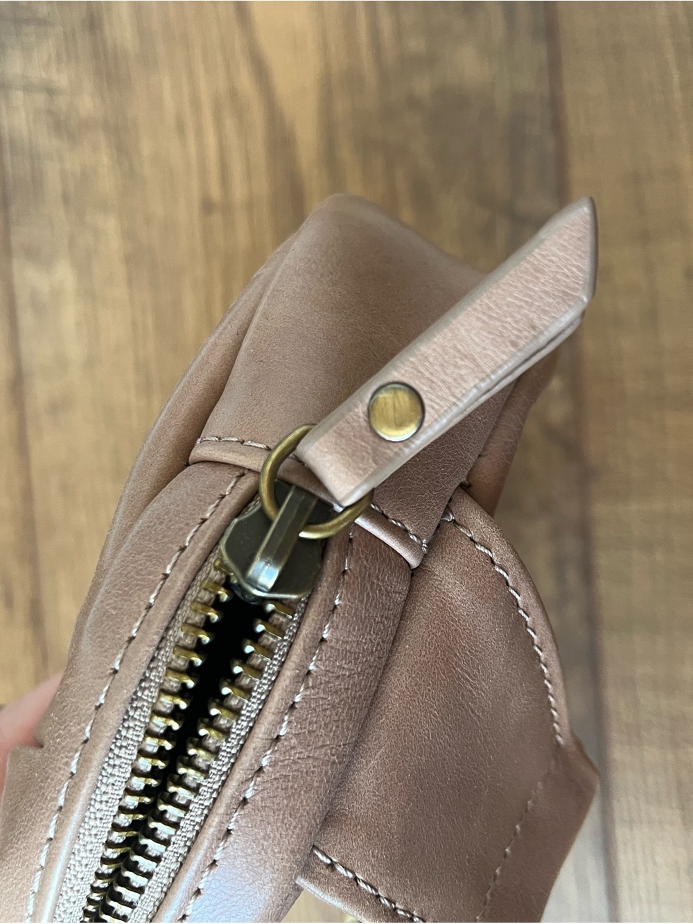 Andar Indie Dusk Leather Crossbody Bag - Picture 10 of 15
